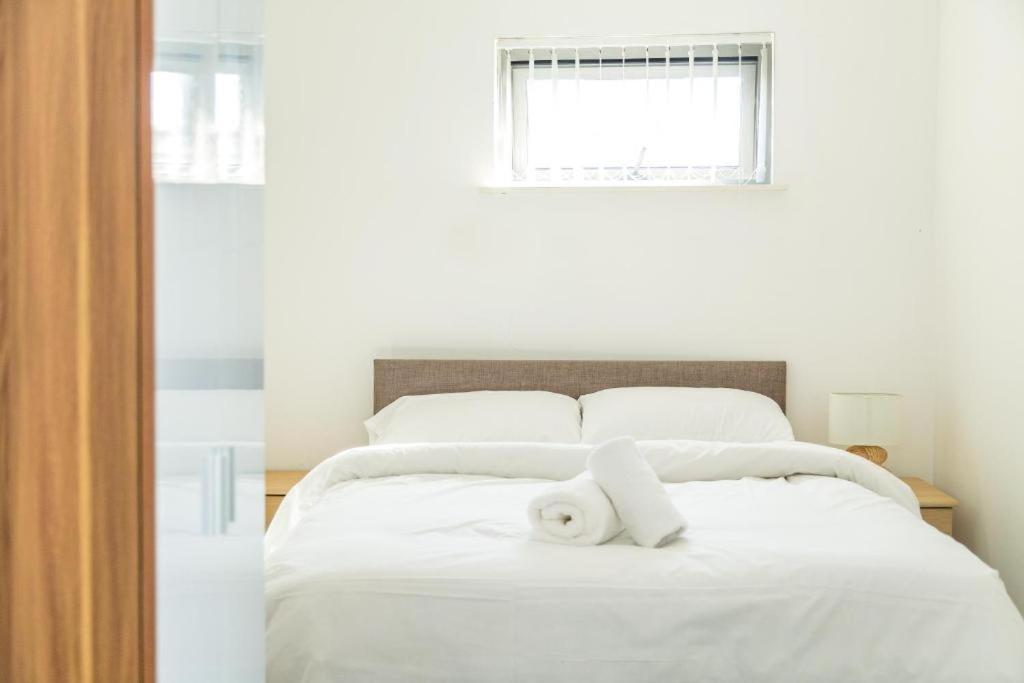 Serviced Apartment In Liverpool City Centre - Free Parking - Balcony - By Happy Days Exterior foto